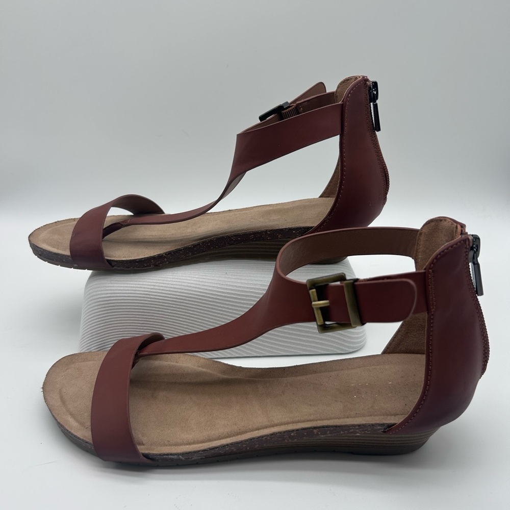 Kenneth Cole Reaction Tan Sandals - Picture 5 of 8